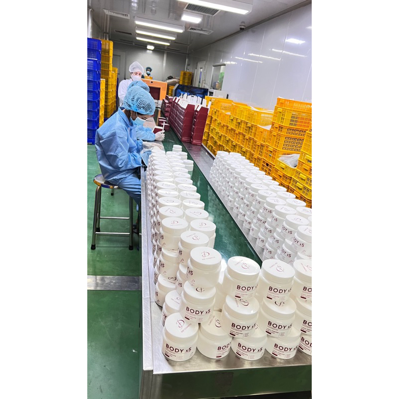 Combo 2h kembody x5 tặng kèm 2 gói bột cám gạo đậu đỏ + 2 thìa xúc kem