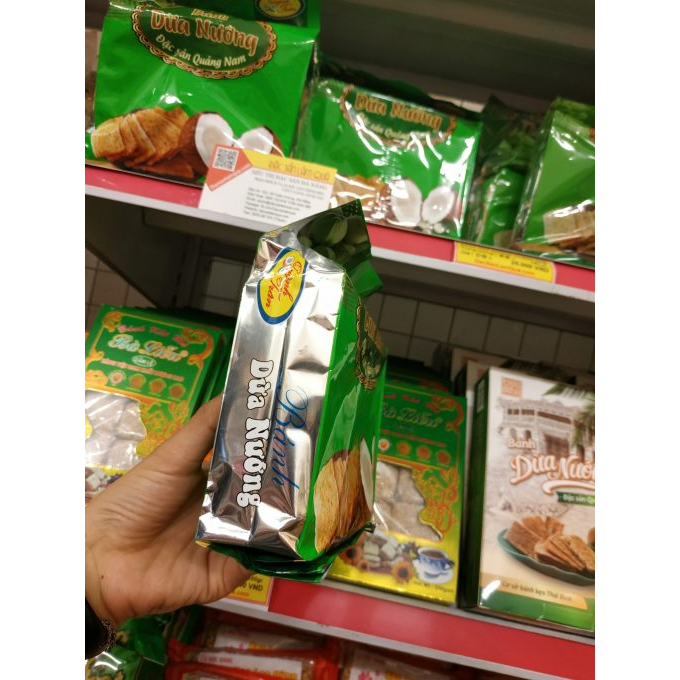 Bánh Dừa Nướng Quỳnh Trân Thơm Giòn, Bánh Dừa Nướng Quảng Nam 180g