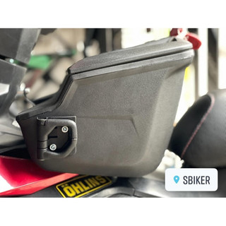 Móc treo gắn thùng giữa xe máy givi