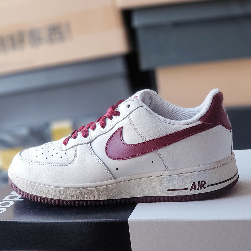 Giày Air Force 1 07 White Team Red, size 41, real 2hand