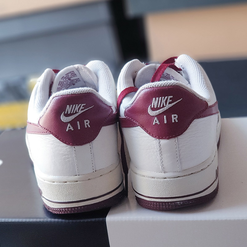 Giày Air Force 1 07 White Team Red, size 41, real 2hand