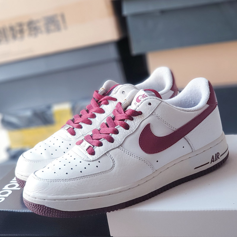 Giày Air Force 1 07 White Team Red, size 41, real 2hand
