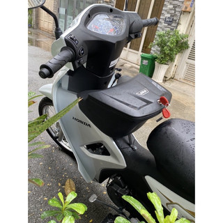Thùng giữa wave a 100, anpha c50, rs100, ws100..thùng givi g12n kèm bát gắn wave anpha 100 hàng đẹp chất lượng cao.