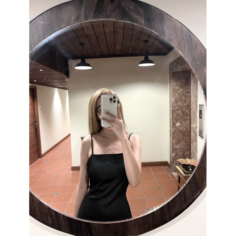 Váy đen lụa nha mua 1tr pass