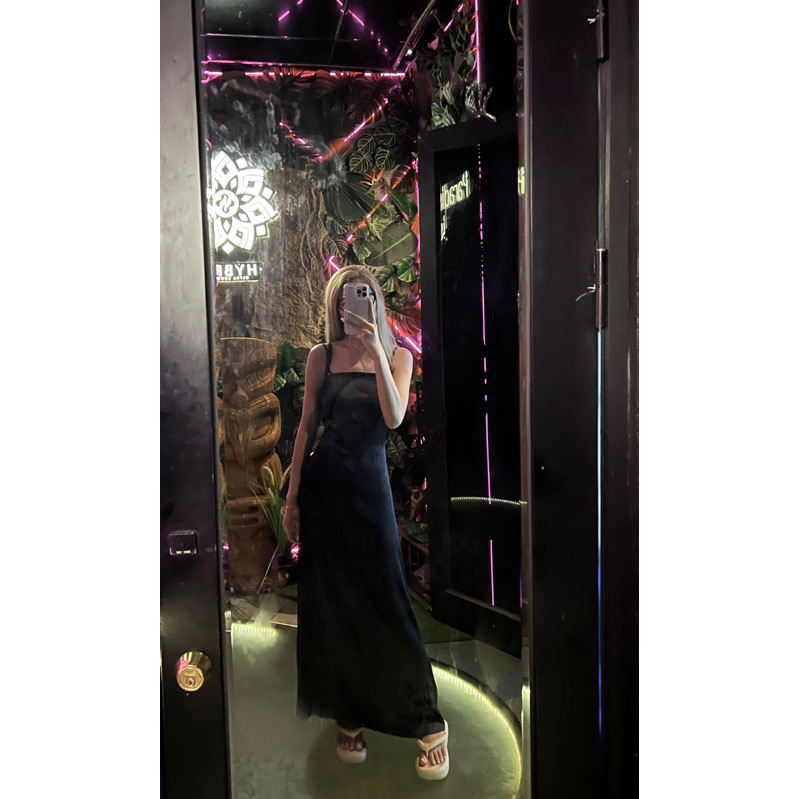 Váy đen lụa nha mua 1tr pass