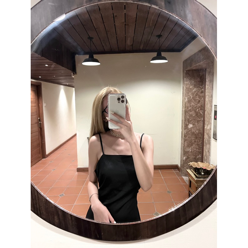 Váy đen lụa nha mua 1tr pass