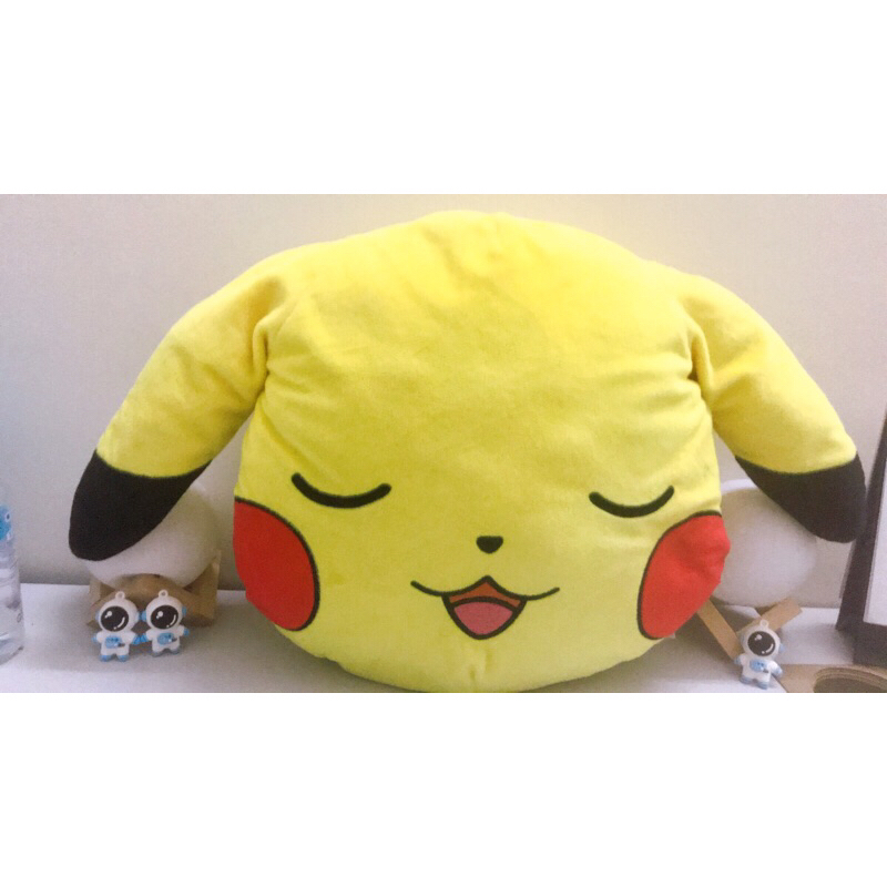 Gấu bông gối tựa lưng kèm ủ tay Pikachu ngủ 💞💞💞