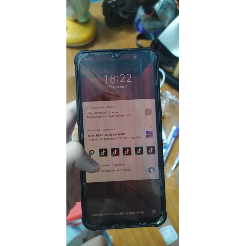 Điện thoại Realme 5 Vỡ màn, cũ nhiều trầy xước