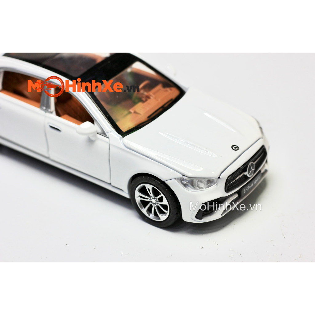MÔ HÌNH XE MERCEDES-BENZ E-CLASS 1:32 XHD