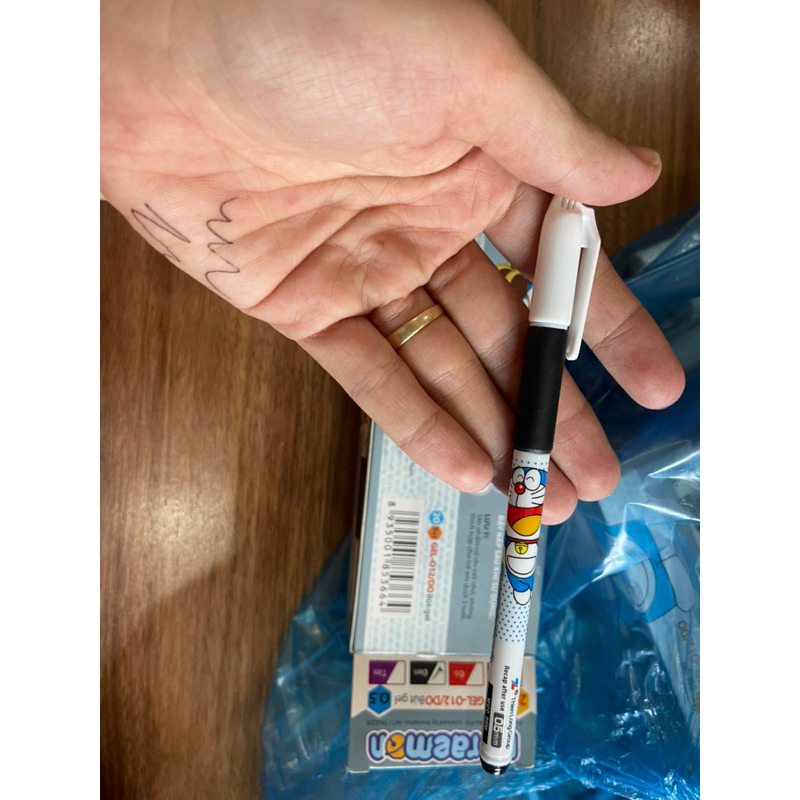 Hộp 20 Cây Bút Gel Doraemon đủ màu xanh, tím , đen