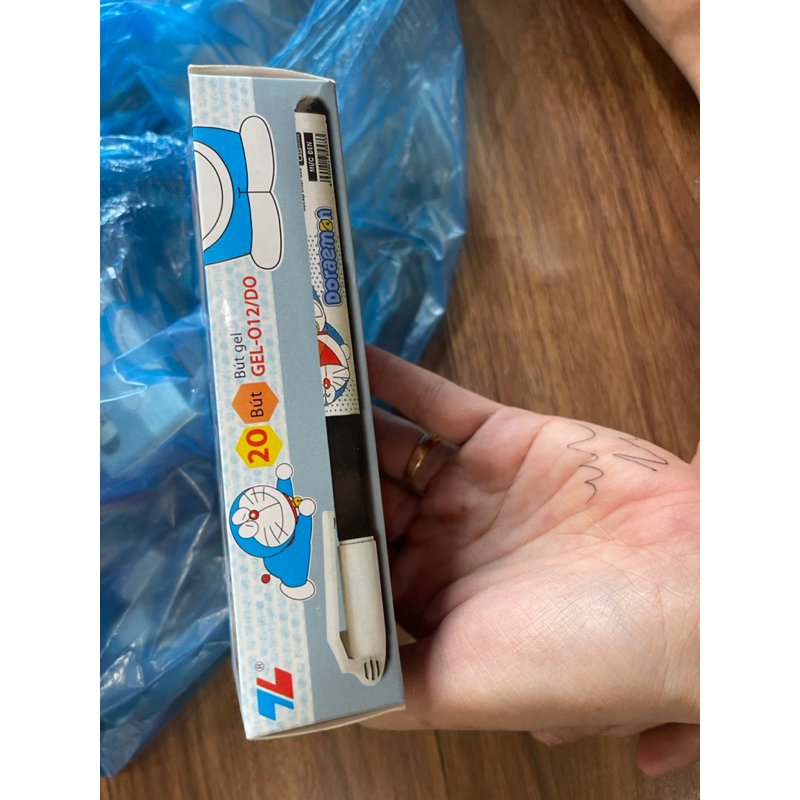 Hộp 20 Cây Bút Gel Doraemon đủ màu xanh, tím , đen