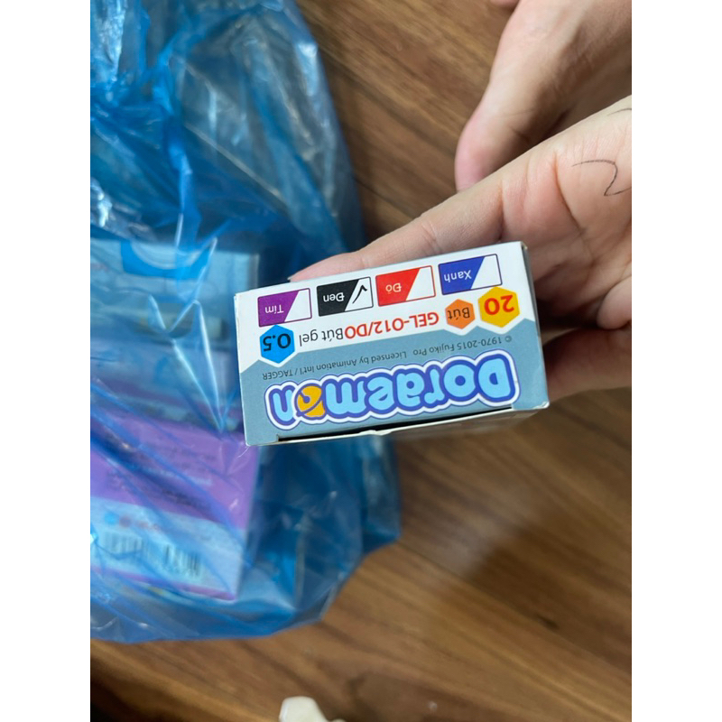 Hộp 20 Cây Bút Gel Doraemon đủ màu xanh, tím , đen