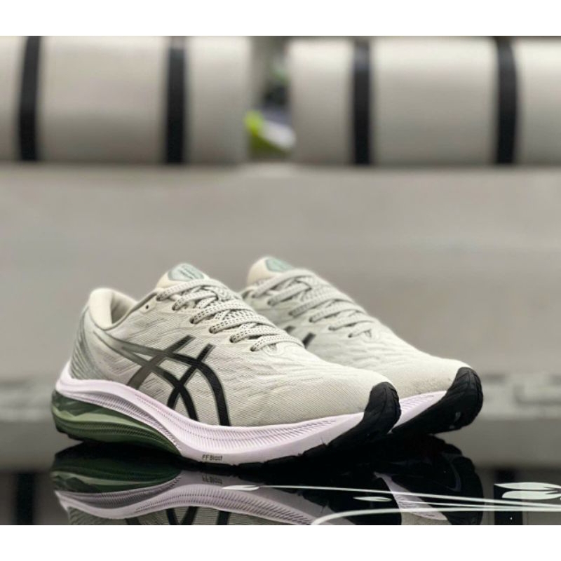 Giày thể thao Asic GT-2000 tặng kèm vớ