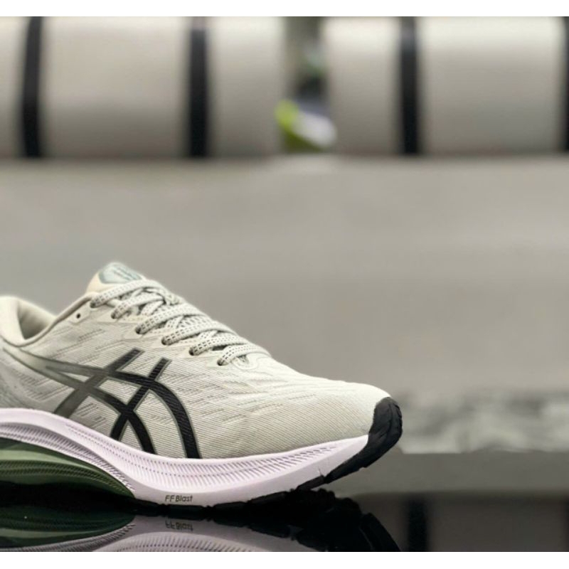 Giày thể thao Asic GT-2000 tặng kèm vớ