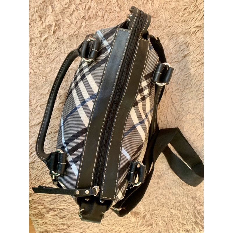 Túi chuẩn si. Túi qua sử dụng. Khách vui lòng xem hình nếu muốn biết thêm thông tin sản phẩm mời khách vô chat . Thanks.