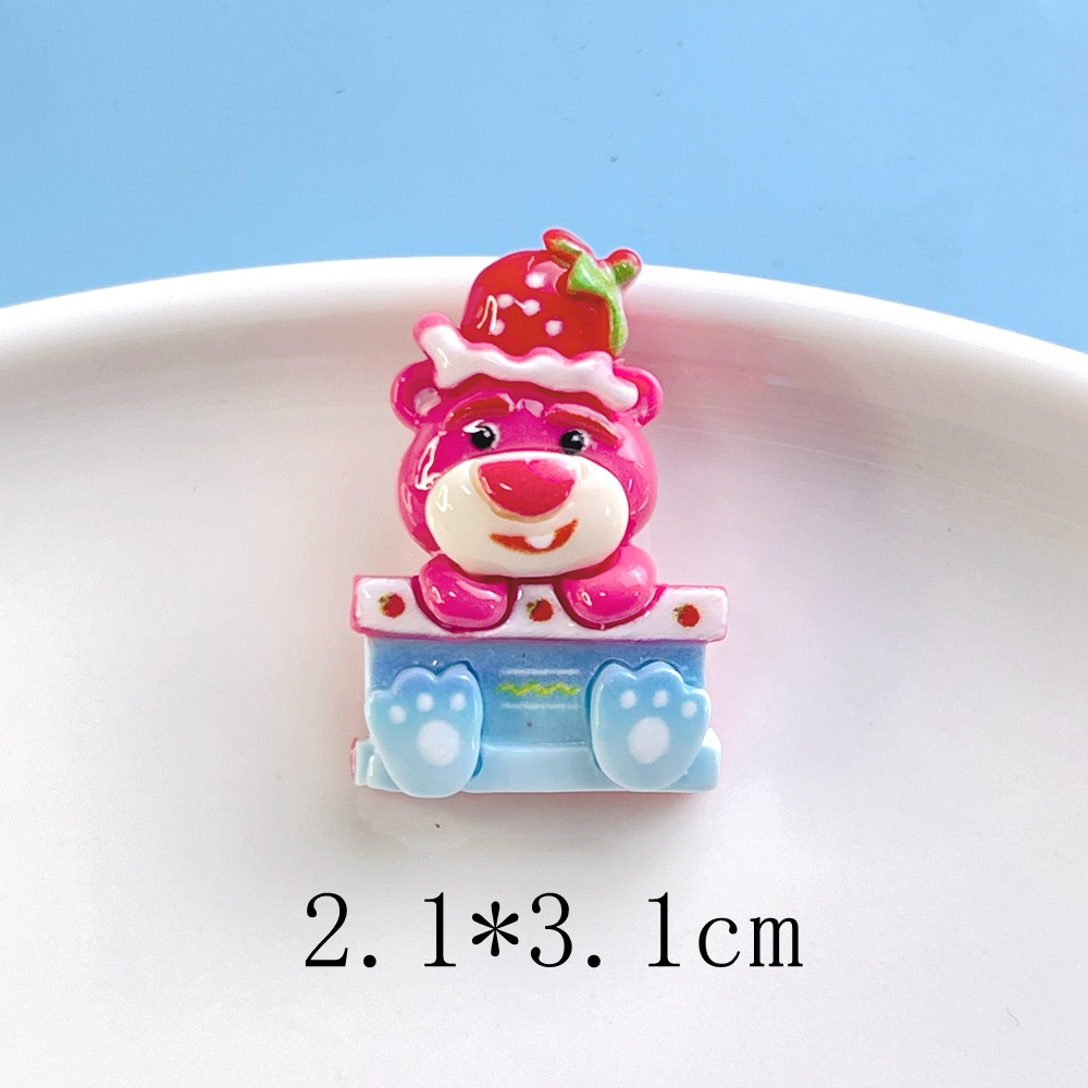 Charm Hình Gấu Dâu Đáng Yêu M21