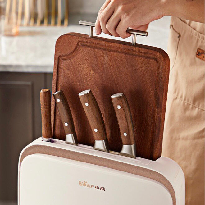 Máy sấy tiết trùng dao thớt đũa khử khuẩn có tia UV BEAR XDQ-B01Q1 màu trắng kem bảo hành 12 tháng