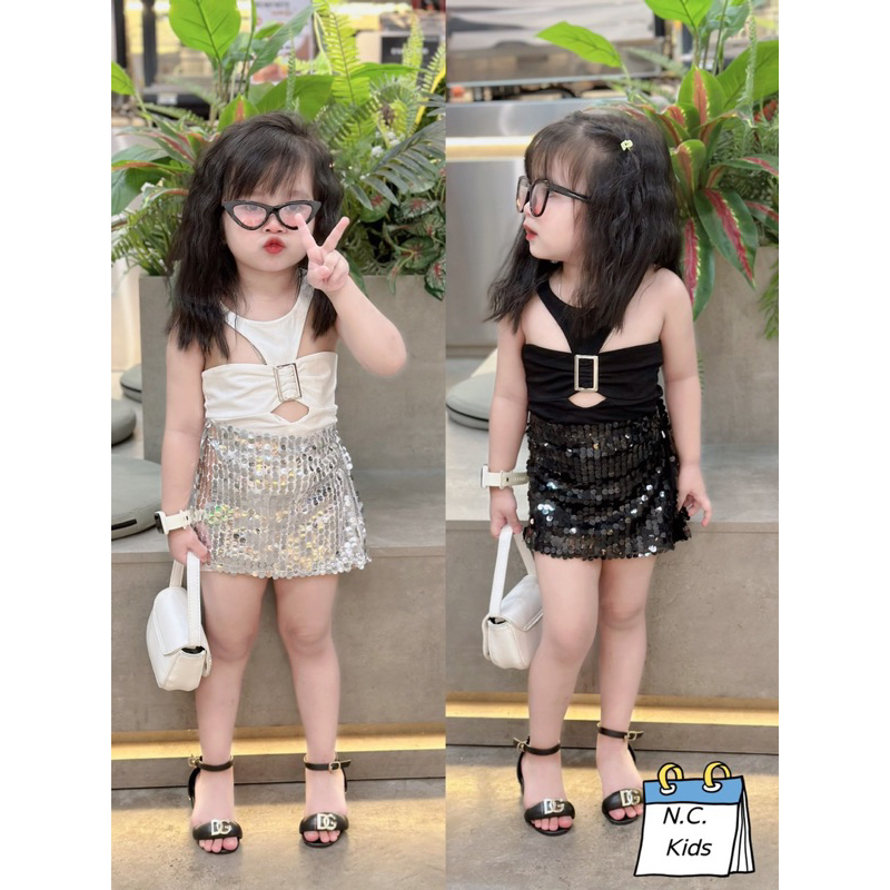 Sét áo kèm chân váy cho bé gái