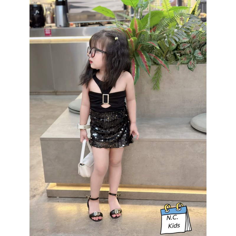 Sét áo kèm chân váy cho bé gái