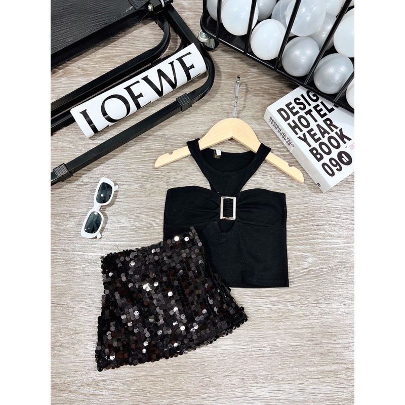 Sét áo kèm chân váy cho bé gái