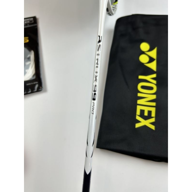 Astrox 99pro trắng, khung carbon, Max 13 kg