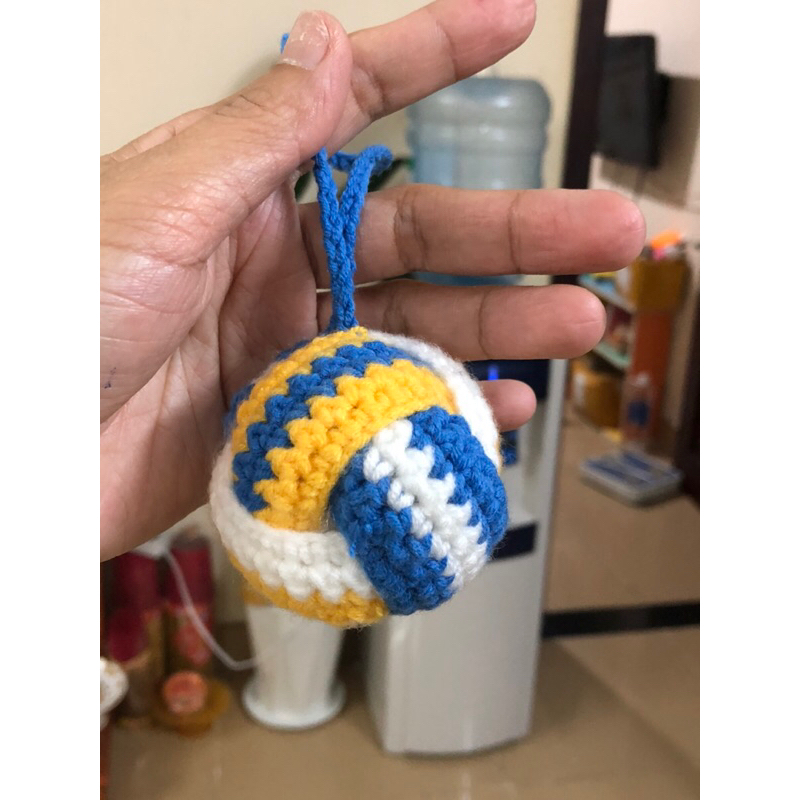 Móc khóa bóng chuyền bằng len