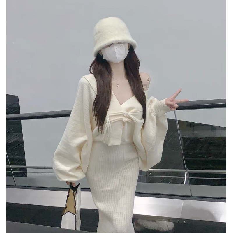 Váy hai dây dệt kim và áo khoác dệt kim tay bồng thời trang mùa đông