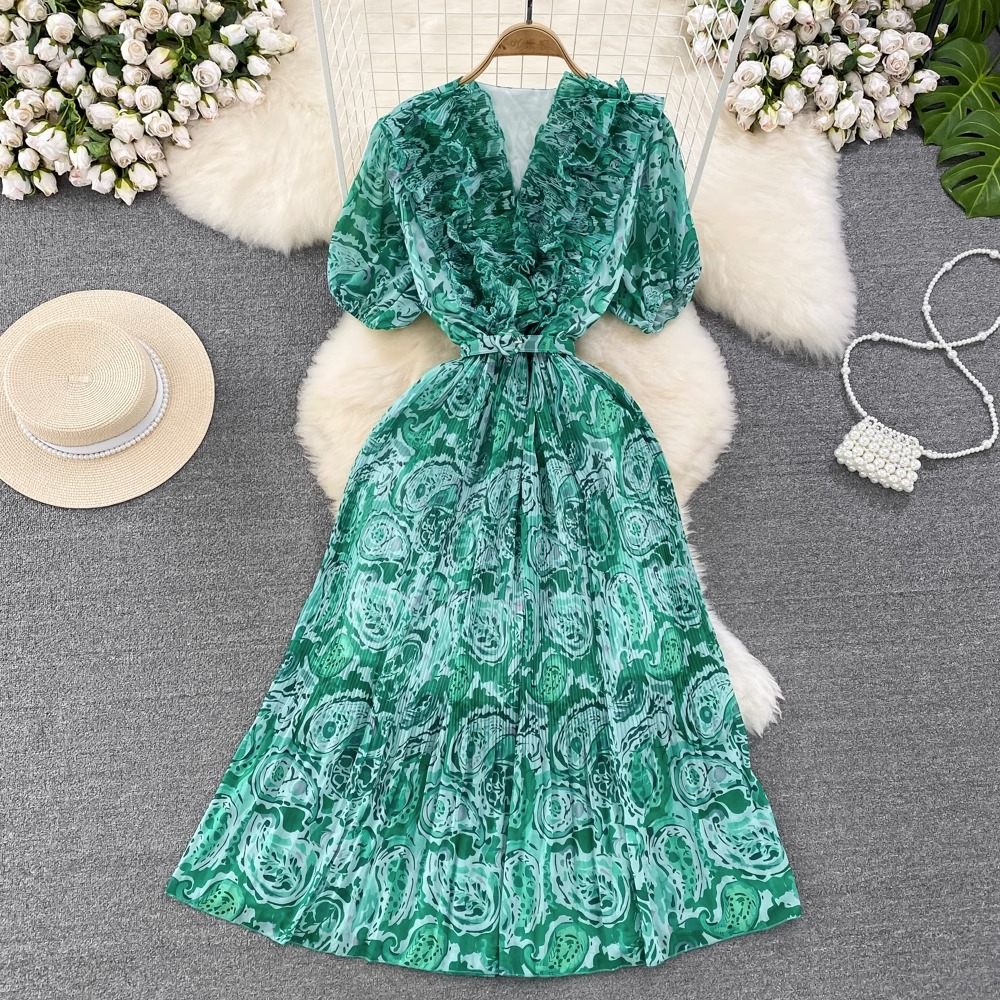 Đầm tay ngắn dáng cổ V kèm thắt lưng xếp ly hoa nhí