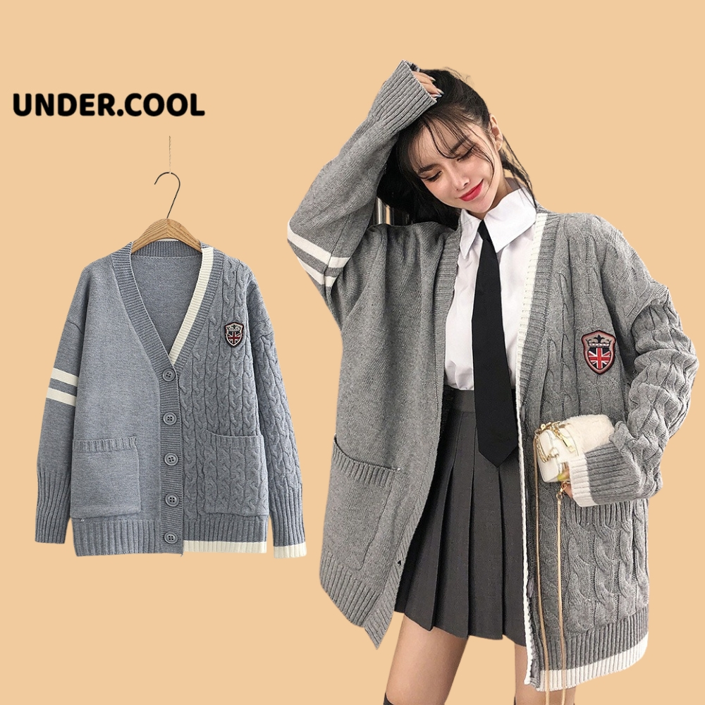 Áo Cardigan Len Thừng UNDERCOOL dáng dài kèm khuy Dệt Kim Dáng dài From Rộng,Họa Tiết Logo Nữ Sinh Kèm Viền ống tay