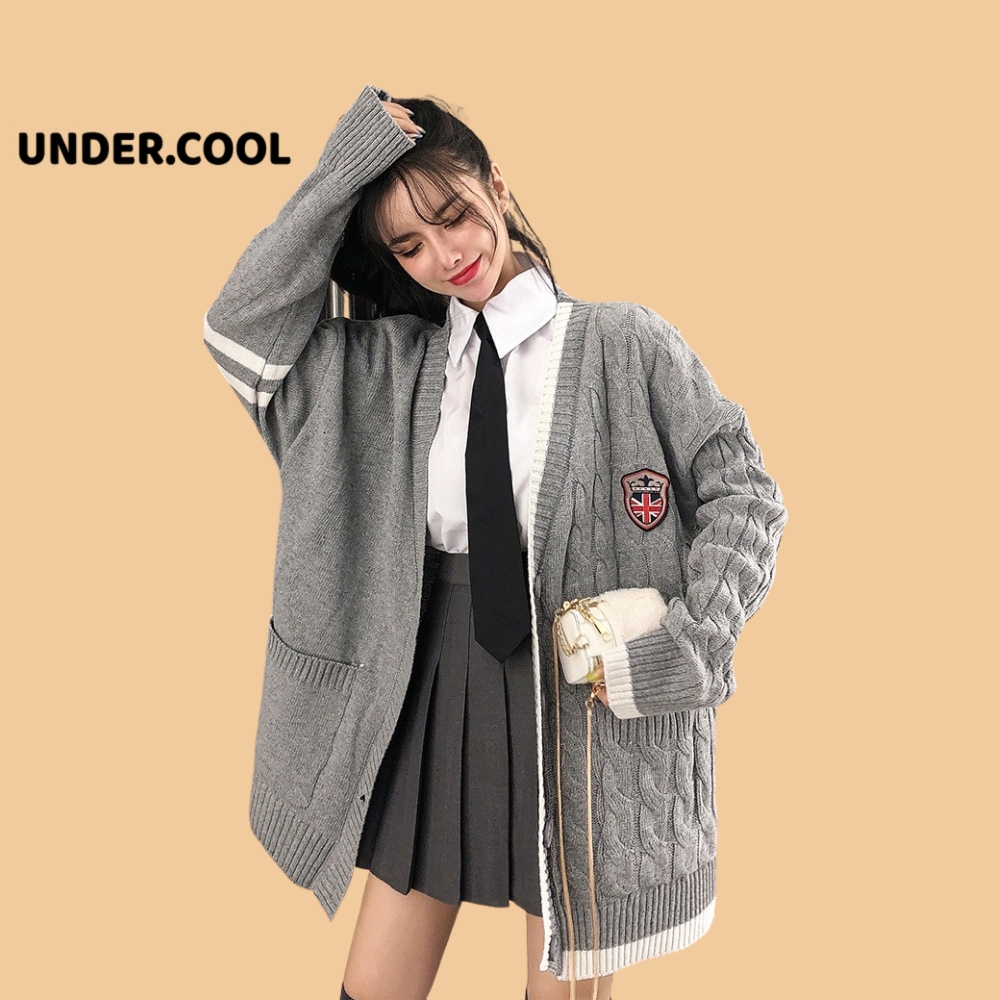 Áo Cardigan Len Thừng UNDERCOOL dáng dài kèm khuy Dệt Kim Dáng dài From Rộng,Họa Tiết Logo Nữ Sinh Kèm Viền ống tay