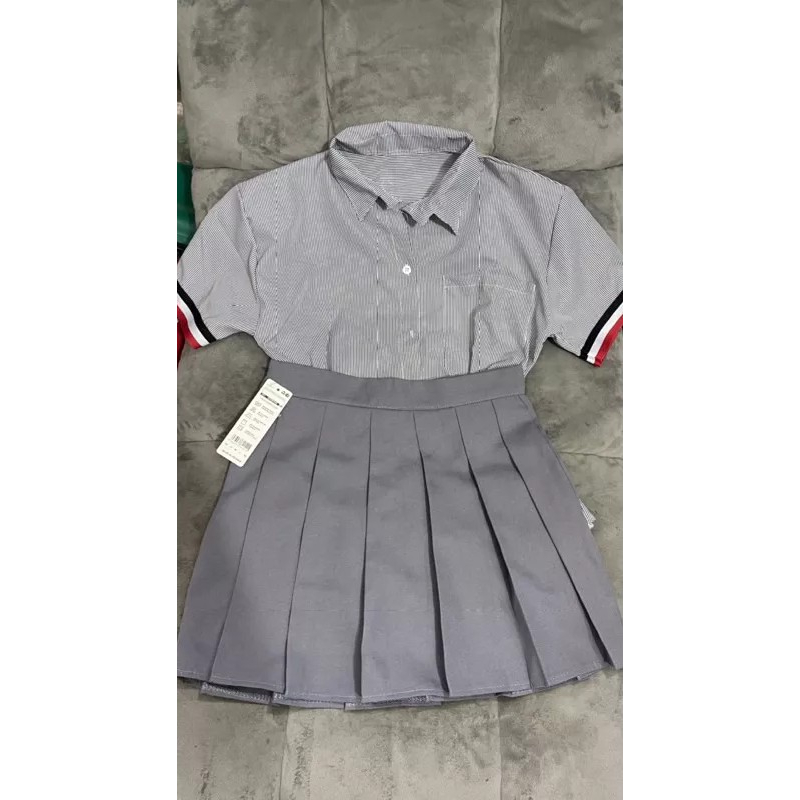 Sét áo sơ mi sọc + chân váy Xám xếp ly có quần trong chất kate dày Size S, M Siêu Xinh
