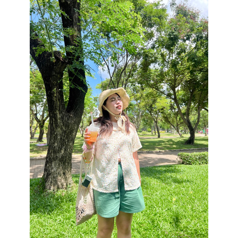 Áo sơ mi form boxy thêu hoa Sunshine