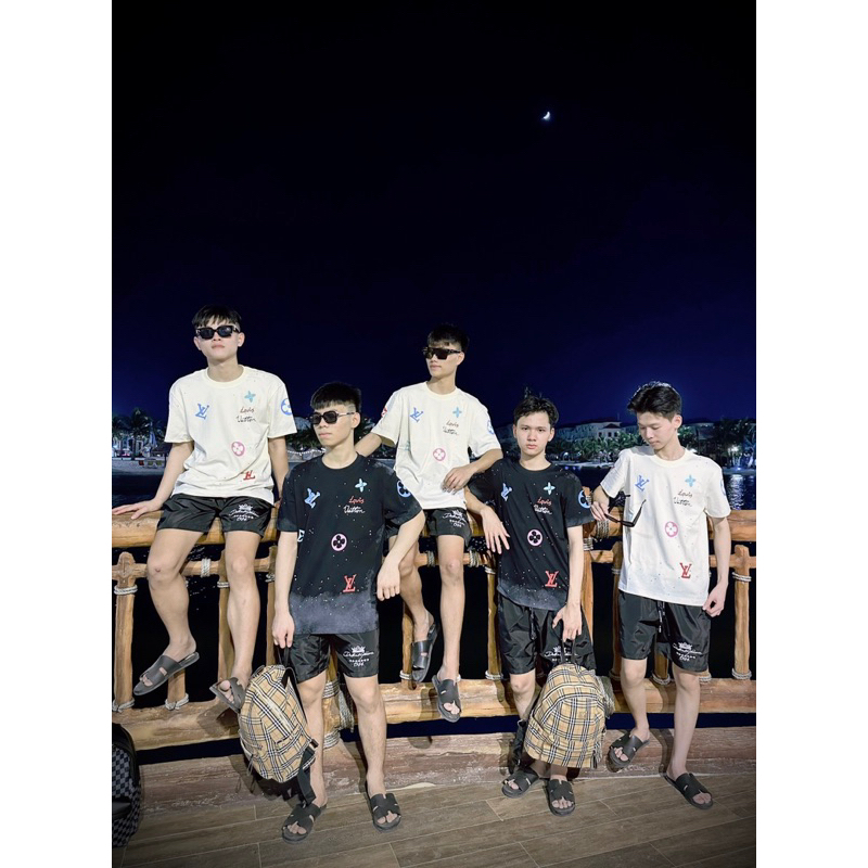 Áo phông nam nữ Premium Cotton in hoạ tiết hoa chữ Eo Vì dập vảy sơn loang viền thêu logo lưng AP287P
