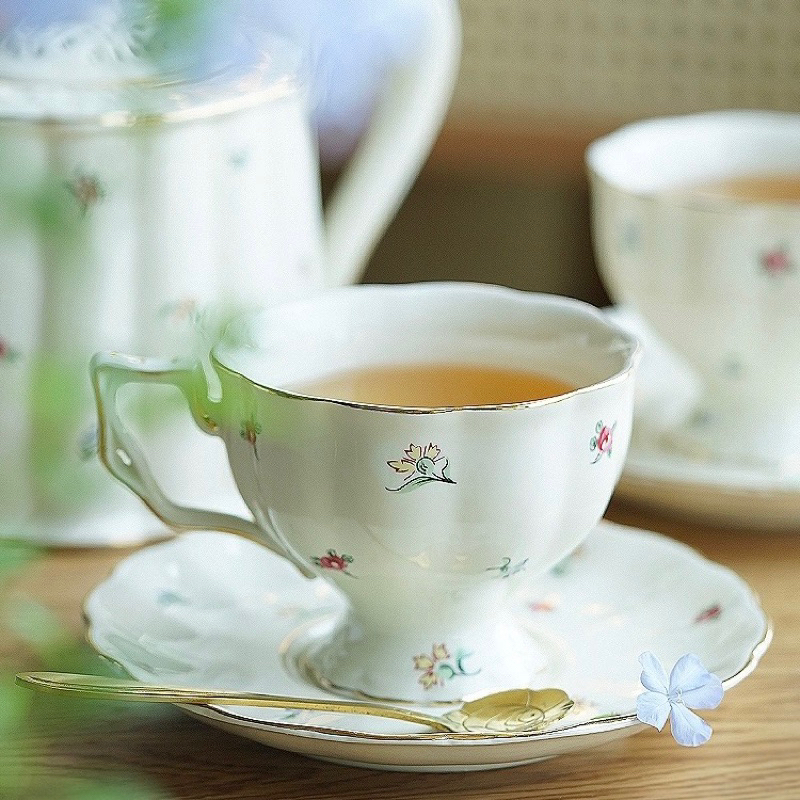 Set tách ấm trà gốm hoa nhí lãng mạn đài các