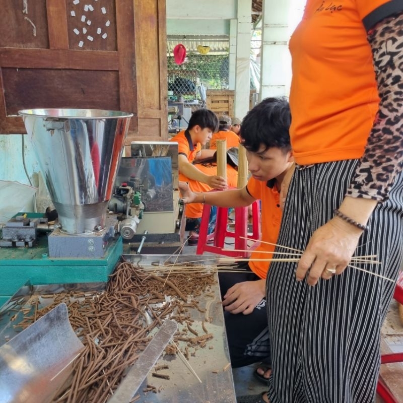 Hương Trầm Bó 1kg 850 Cây -  Hàng Tự Thiên 100% Mùi Thơm Ngọt Ít Khói Không Cây Mắt