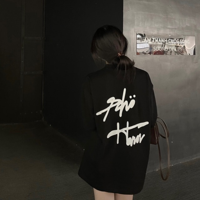 Scho Signature Tee  - Áo phông màu đen chữ kí Scho
