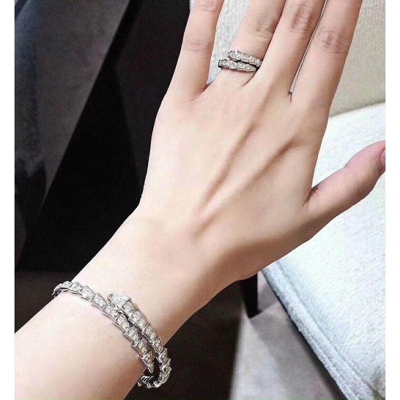 Vòng tay và nhẫn hoạ tiết rắn không đen không gỉ Kami sang chảnh