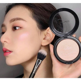 Phấn bắt sáng dạng bột mịn mượt bền màu đến 10 giờ MAC Extra Dimension Skinfinish - Highlighter 9g
