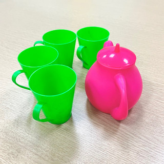 Đồ chơi ấm chén cho bé