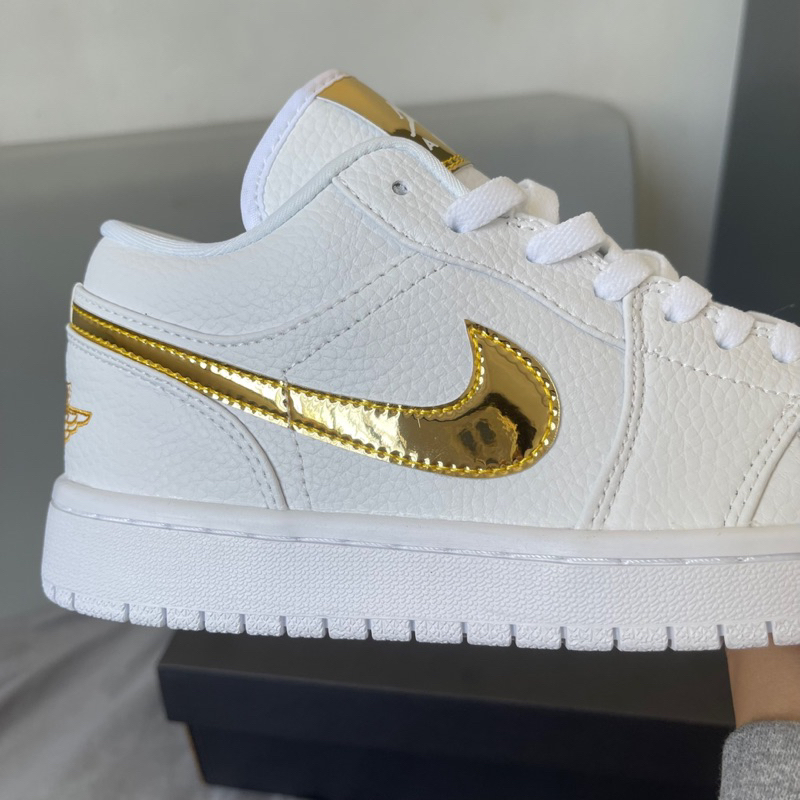 Giày Air Jordan 1 Low White Metallic Gold - Bản Cao Cấp Fullbox