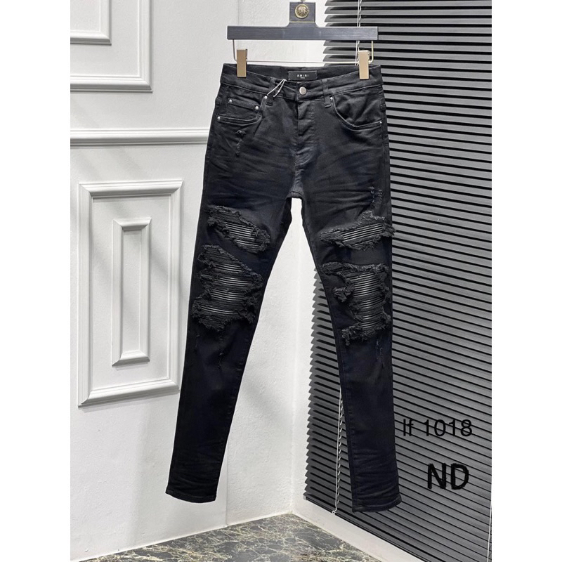 Quần jean bò nam Amiri slimfit black rách xù hai bên đùi vá da nhăn cứng đen phong cách đường phố