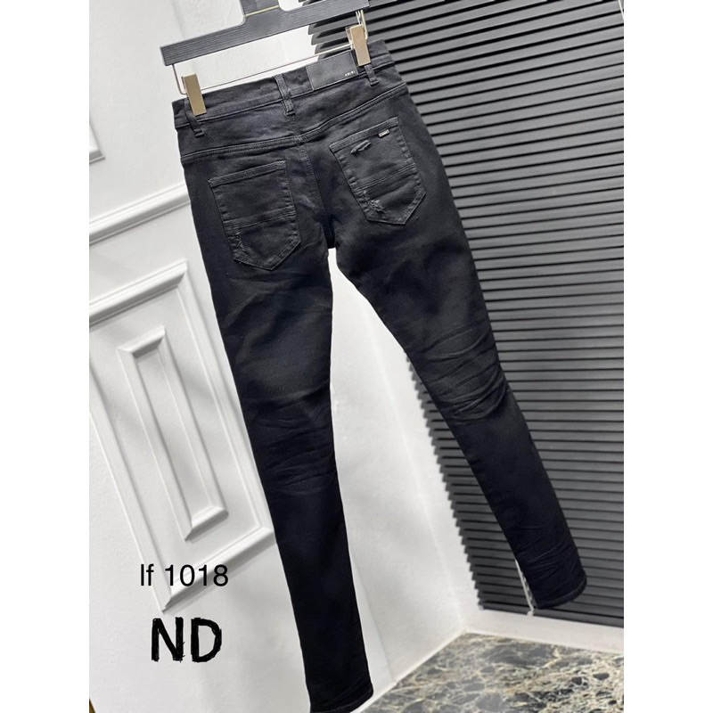 Quần jean bò nam Amiri slimfit black rách xù hai bên đùi vá da nhăn cứng đen phong cách đường phố