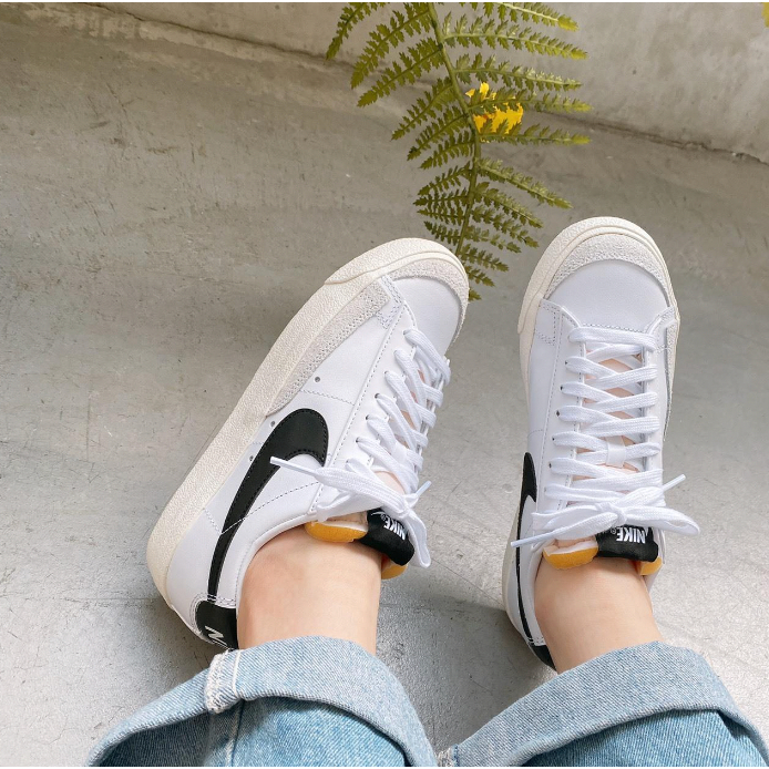 Giày Nike Blazer Low '77 Wms White Black