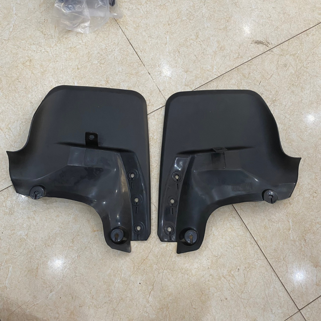 Chắn bùn bánh sau xe Fortuner 2017 2018 2019 2020 2021 2022
