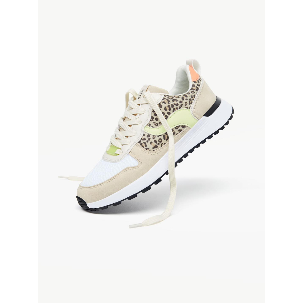 Giày thể thao hoạ tiết vằn đốm