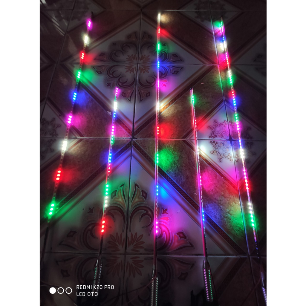 Râu Ăng ten led xe tải nháy đuổi 7 màu dài 0.6m và 1.0m chạy điện 12v-24v