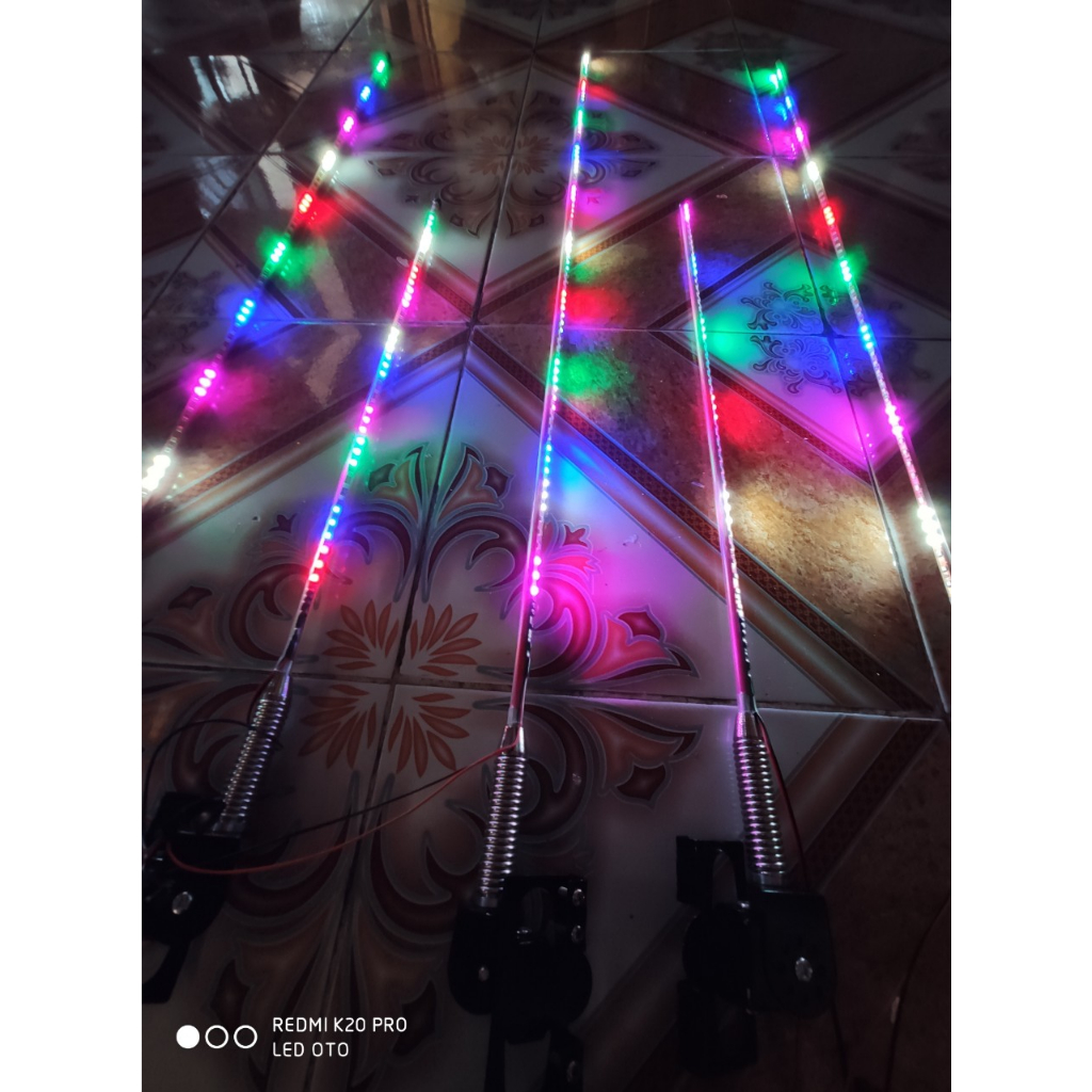 Râu Ăng ten led xe tải nháy đuổi 7 màu dài 0.6m và 1.0m chạy điện 12v-24v