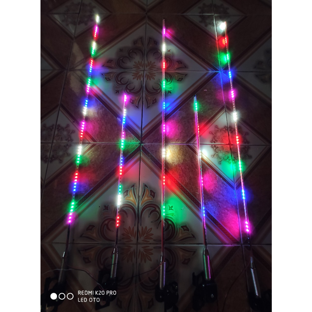 Râu Ăng ten led xe tải nháy đuổi 7 màu dài 0.6m và 1.0m chạy điện 12v-24v