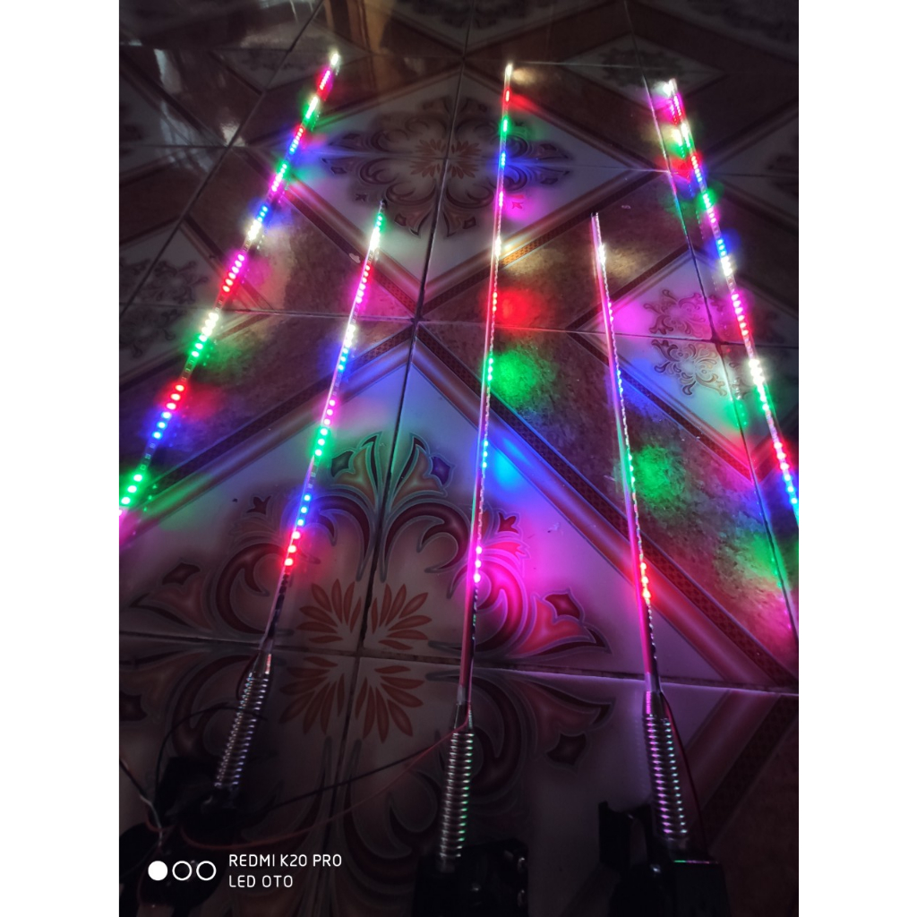 Râu Ăng ten led xe tải nháy đuổi 7 màu dài 0.6m và 1.0m chạy điện 12v-24v