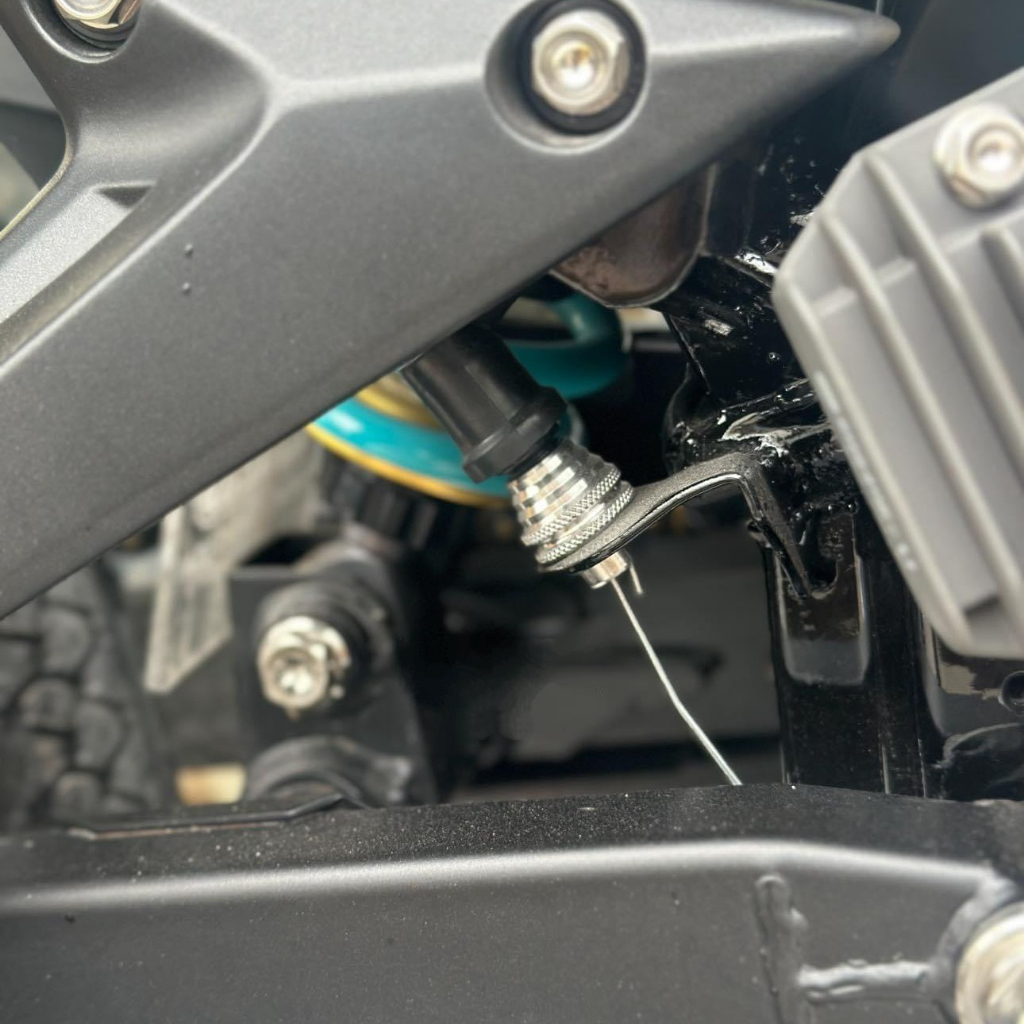 Khâu Stop Salaya Inox 304 + Lò Xo Dùng cho xe máy